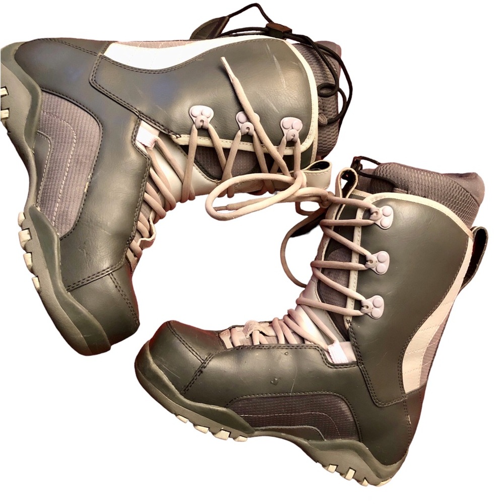 LTD Snowboarding Boots Gray Unisex size 8